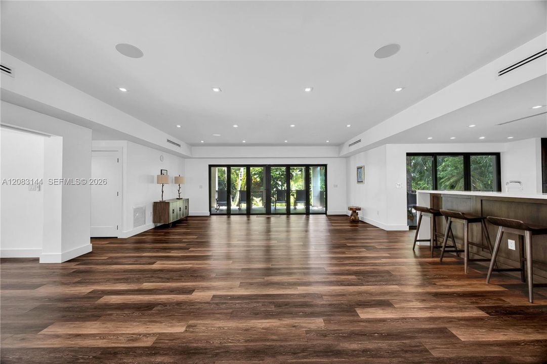 For Sale: $2,650,000 (3 beds, 3 baths, 2491 Square Feet)