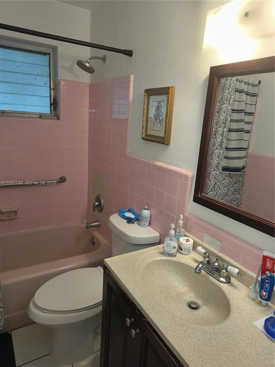 For Rent: $1,500 (1 beds, 1 baths, 600 Square Feet)