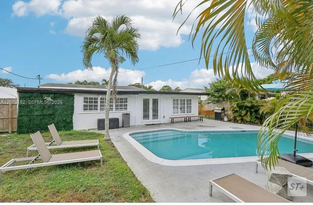 En Renta: $3,750 (4 camas, 2 baños, 1314 Pies cuadrados)