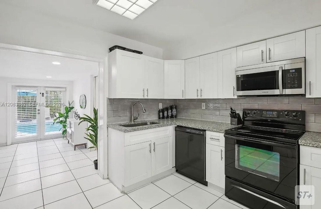 En Renta: $3,750 (4 camas, 2 baños, 1314 Pies cuadrados)