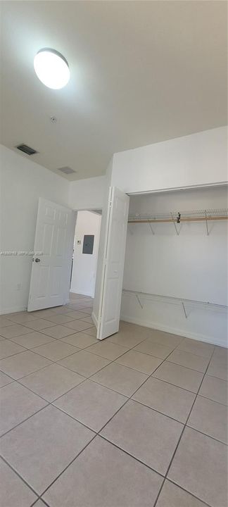 В аренду: $2,095 (2 спален, 1 ванн, 735 Квадратных фут)