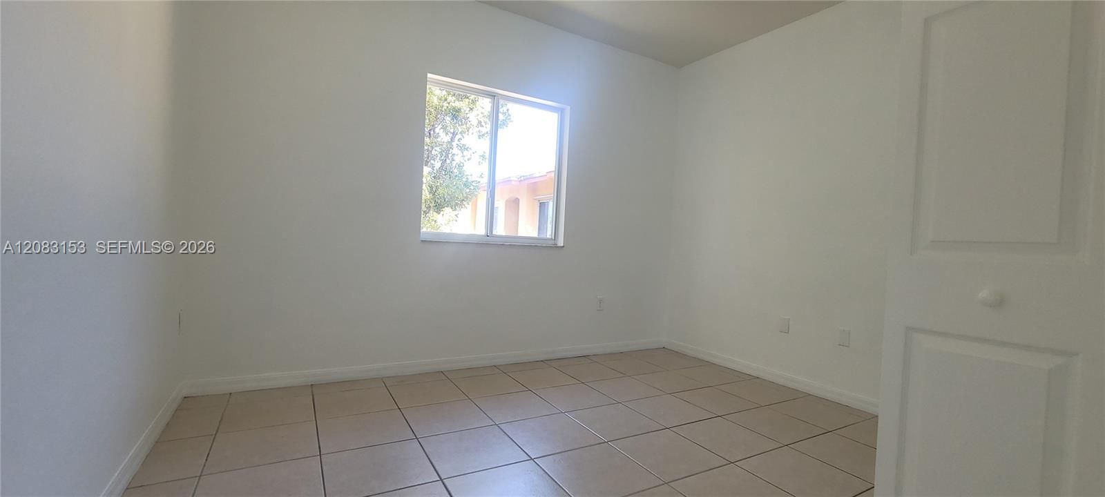 В аренду: $2,095 (2 спален, 1 ванн, 735 Квадратных фут)