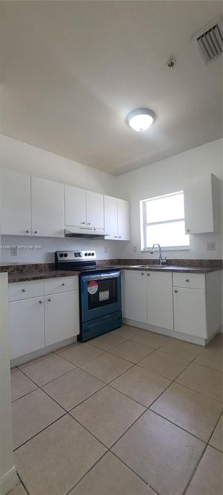 В аренду: $2,095 (2 спален, 1 ванн, 735 Квадратных фут)
