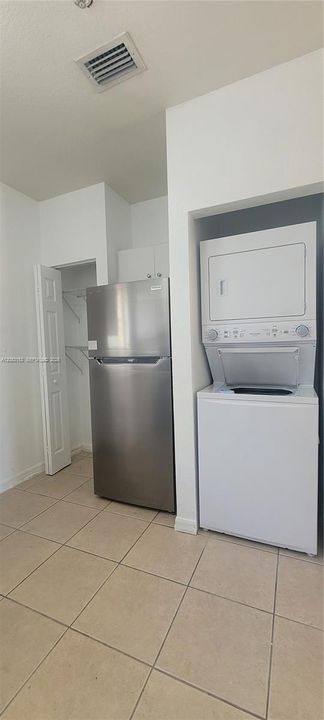 В аренду: $2,095 (2 спален, 1 ванн, 735 Квадратных фут)