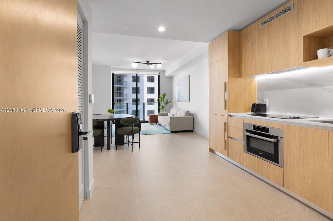 For Sale: $549,000 (1 beds, 1 baths, 650 Square Feet)