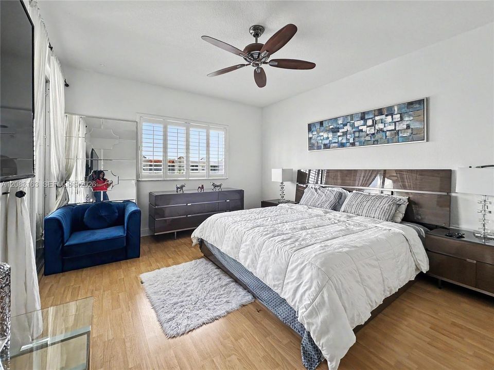 For Sale: $525,000 (3 beds, 2 baths, 1710 Square Feet)