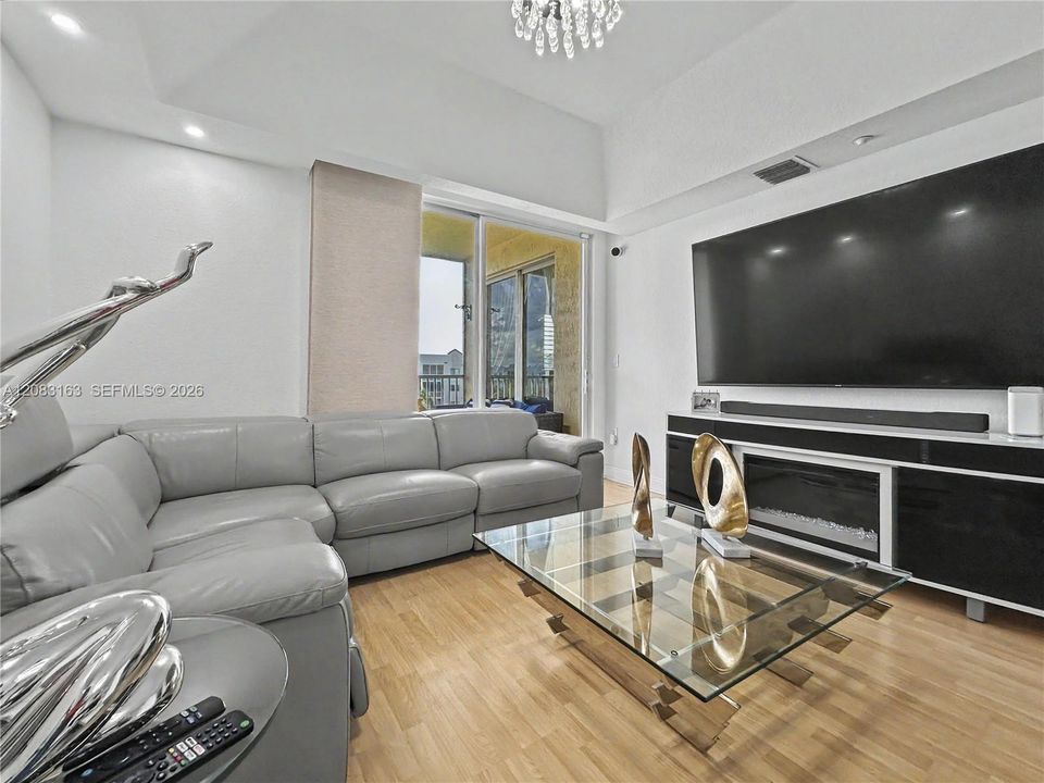 For Sale: $525,000 (3 beds, 2 baths, 1710 Square Feet)