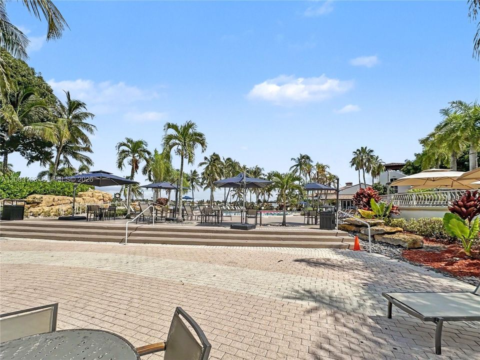 For Sale: $525,000 (3 beds, 2 baths, 1710 Square Feet)