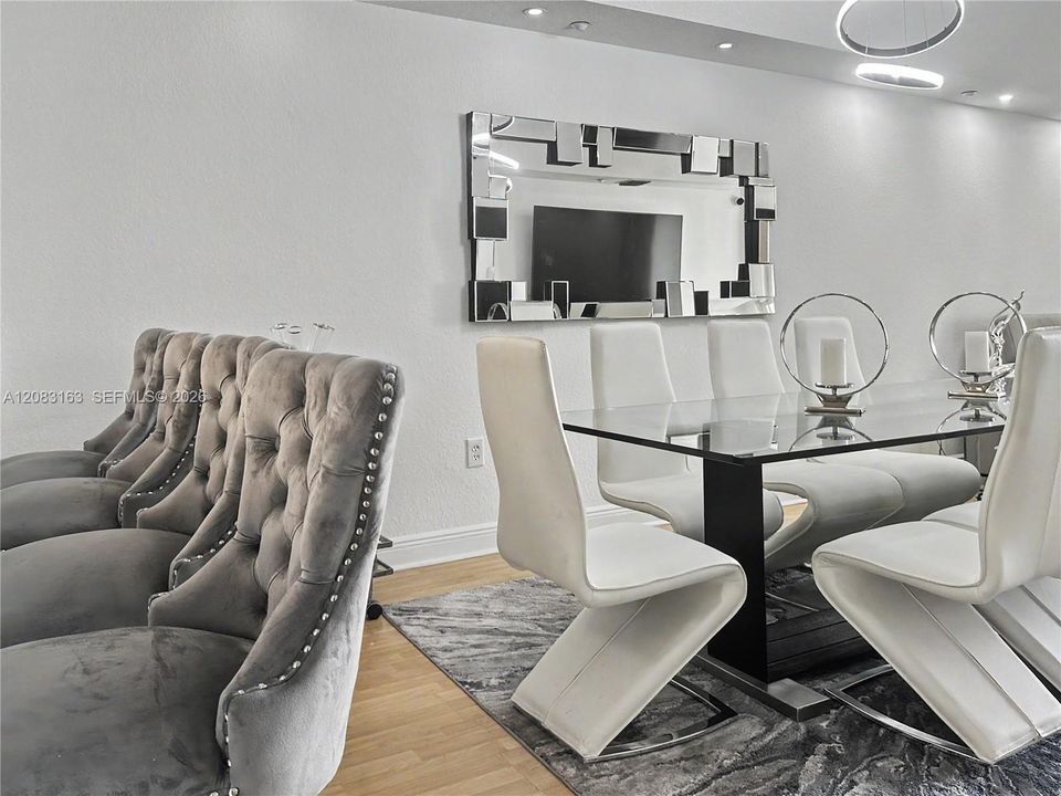 For Sale: $525,000 (3 beds, 2 baths, 1710 Square Feet)