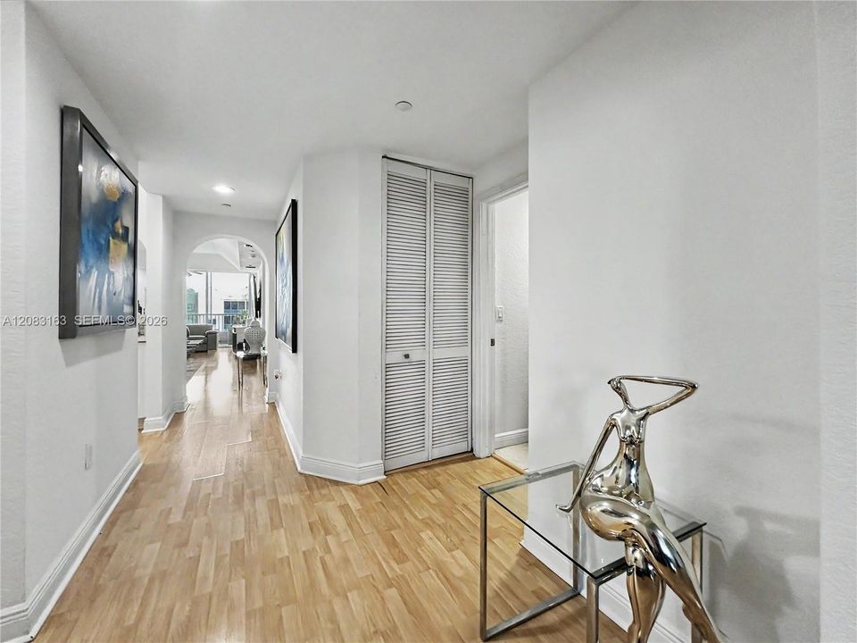 For Sale: $525,000 (3 beds, 2 baths, 1710 Square Feet)