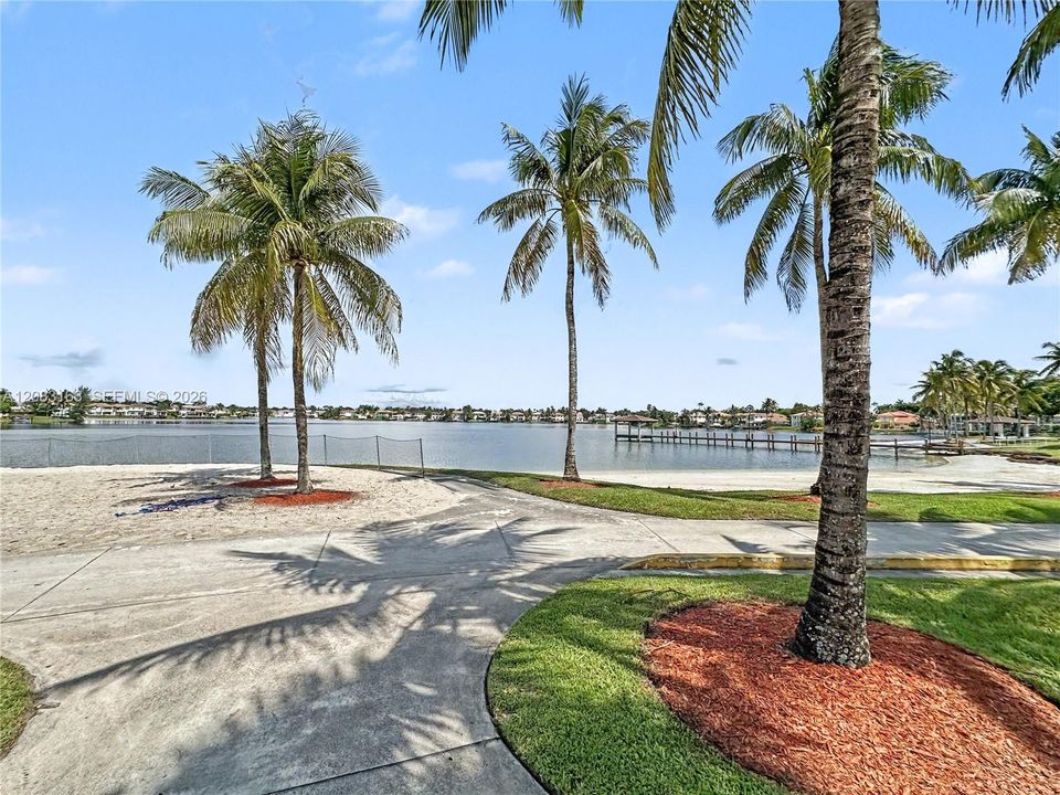 For Sale: $525,000 (3 beds, 2 baths, 1710 Square Feet)