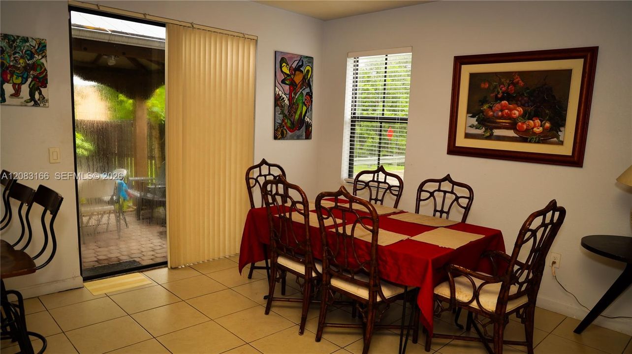 En Venta: $650,000 (3 camas, 3 baños, 1616 Pies cuadrados)
