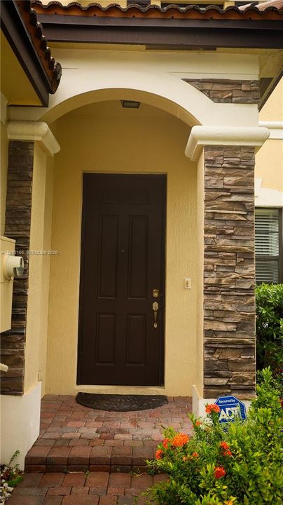 En Venta: $650,000 (3 camas, 3 baños, 1616 Pies cuadrados)