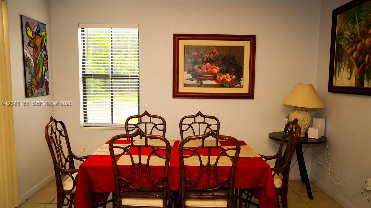 En Venta: $650,000 (3 camas, 3 baños, 1616 Pies cuadrados)