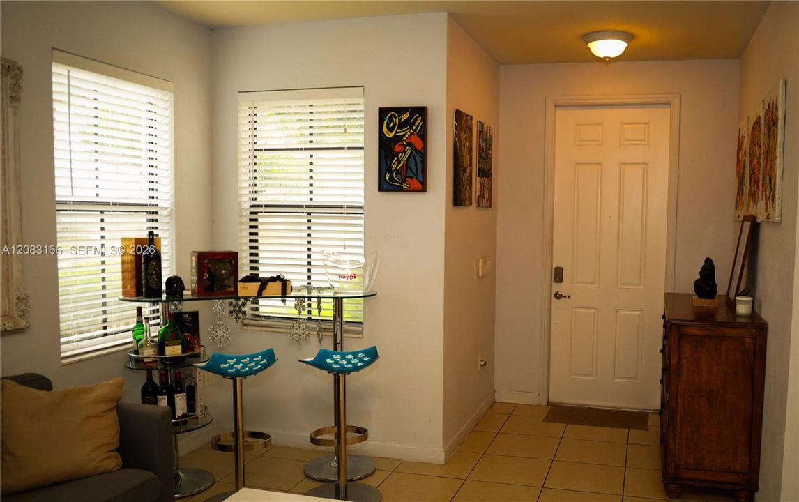 En Venta: $650,000 (3 camas, 3 baños, 1616 Pies cuadrados)