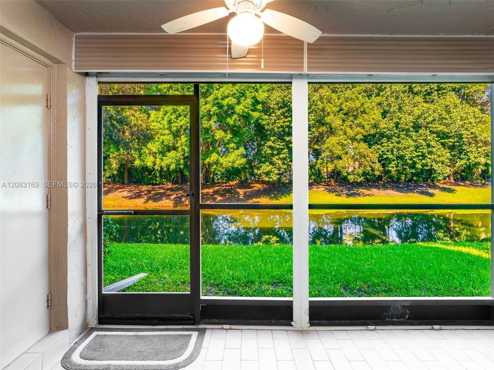 For Sale: $319,000 (2 beds, 2 baths, 1231 Square Feet)