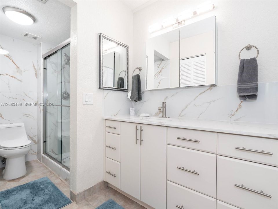 For Sale: $319,000 (2 beds, 2 baths, 1231 Square Feet)