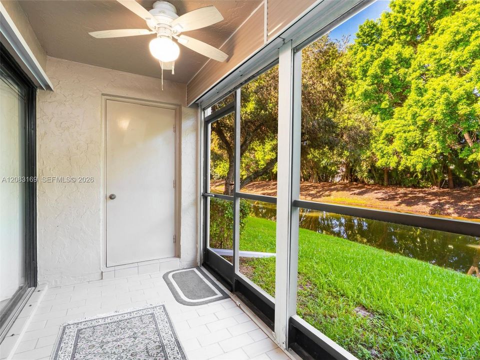 For Sale: $319,000 (2 beds, 2 baths, 1231 Square Feet)
