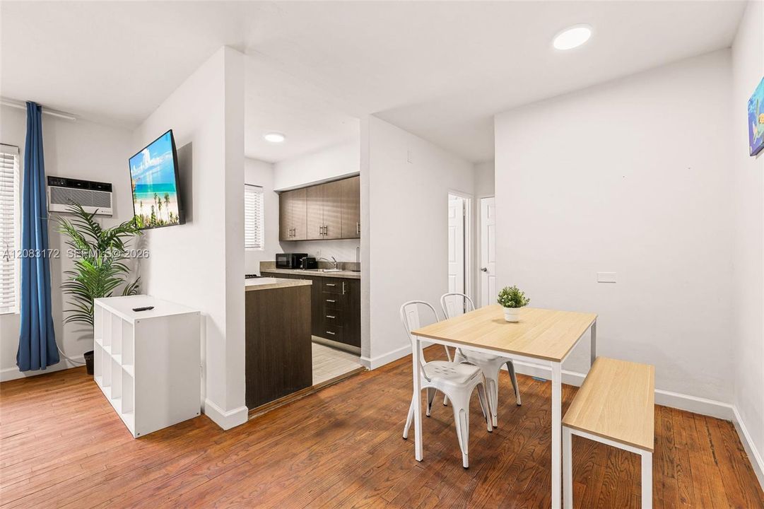 For Rent: $1,900 (0 beds, 1 baths, 10880 Square Feet)