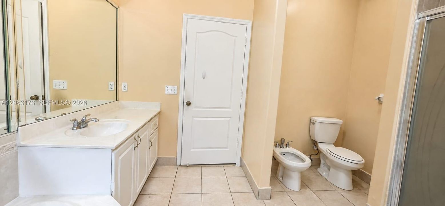 For Rent: $3,800 (4 beds, 2 baths, 2165 Square Feet)