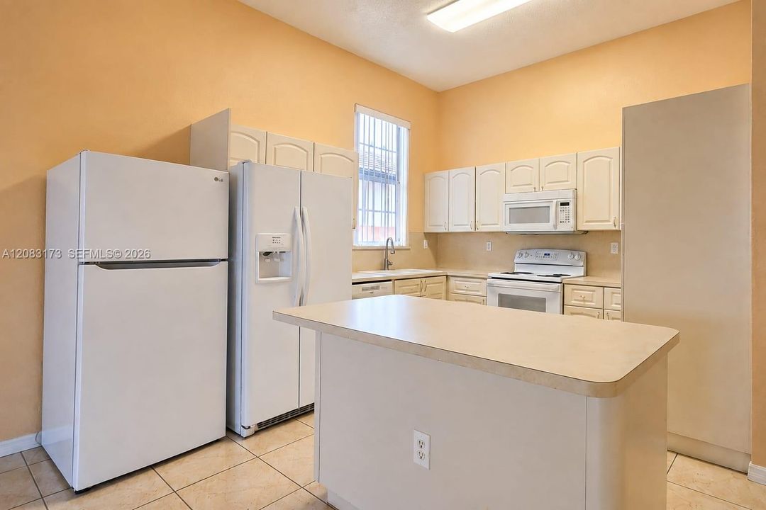 For Rent: $3,800 (4 beds, 2 baths, 2165 Square Feet)