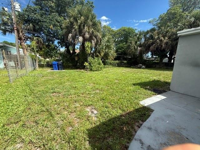 For Rent: $2,300 (3 beds, 1 baths, 0 Square Feet)