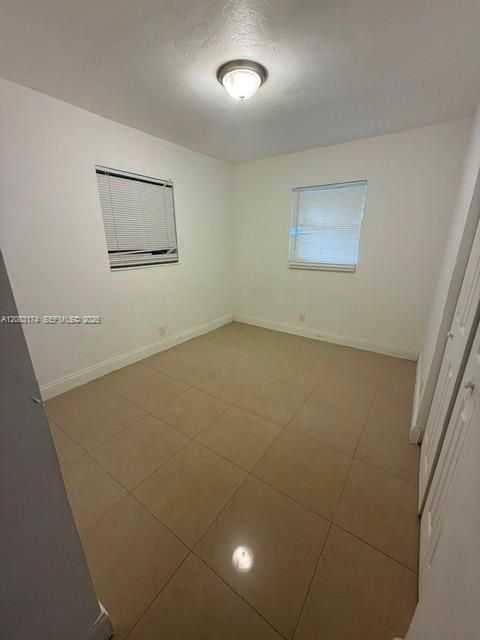 For Rent: $2,300 (3 beds, 1 baths, 0 Square Feet)