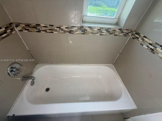 For Rent: $2,300 (3 beds, 1 baths, 0 Square Feet)