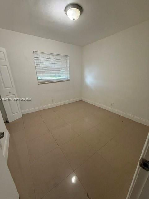 For Rent: $2,300 (3 beds, 1 baths, 0 Square Feet)