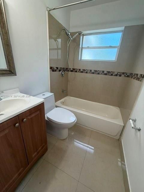 For Rent: $2,300 (3 beds, 1 baths, 0 Square Feet)