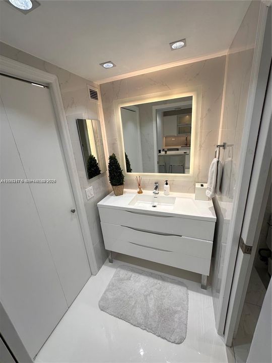 Modern bathroom