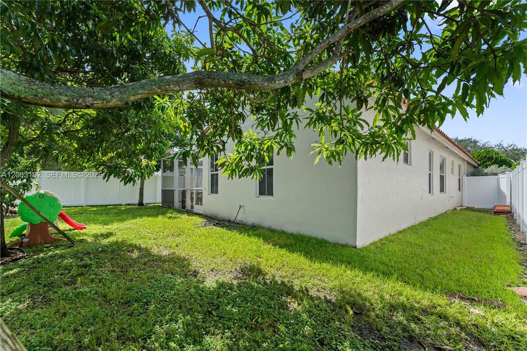 For Rent: $4,100 (3 beds, 2 baths, 1440 Square Feet)