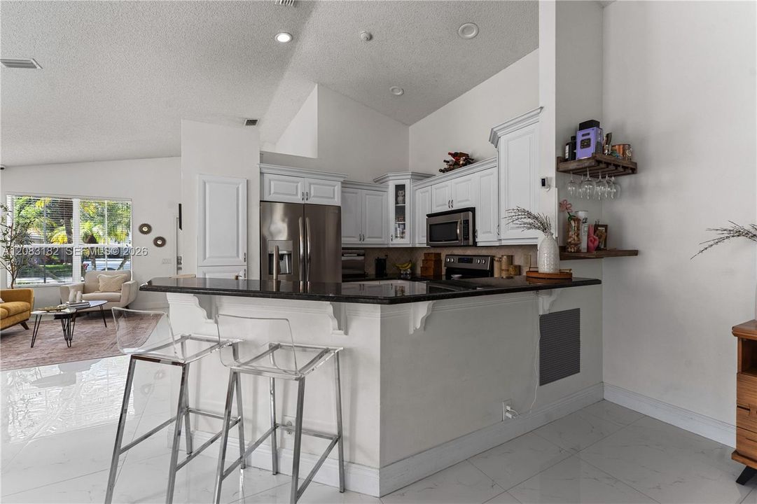 For Rent: $4,100 (3 beds, 2 baths, 1440 Square Feet)