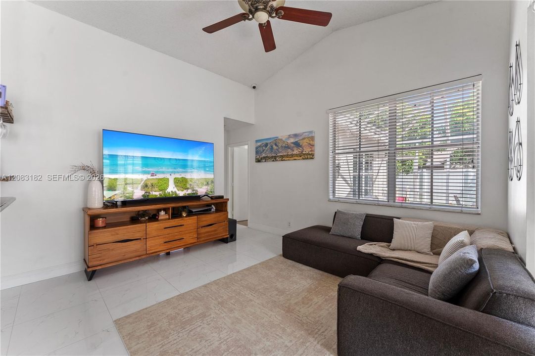 For Rent: $4,100 (3 beds, 2 baths, 1440 Square Feet)