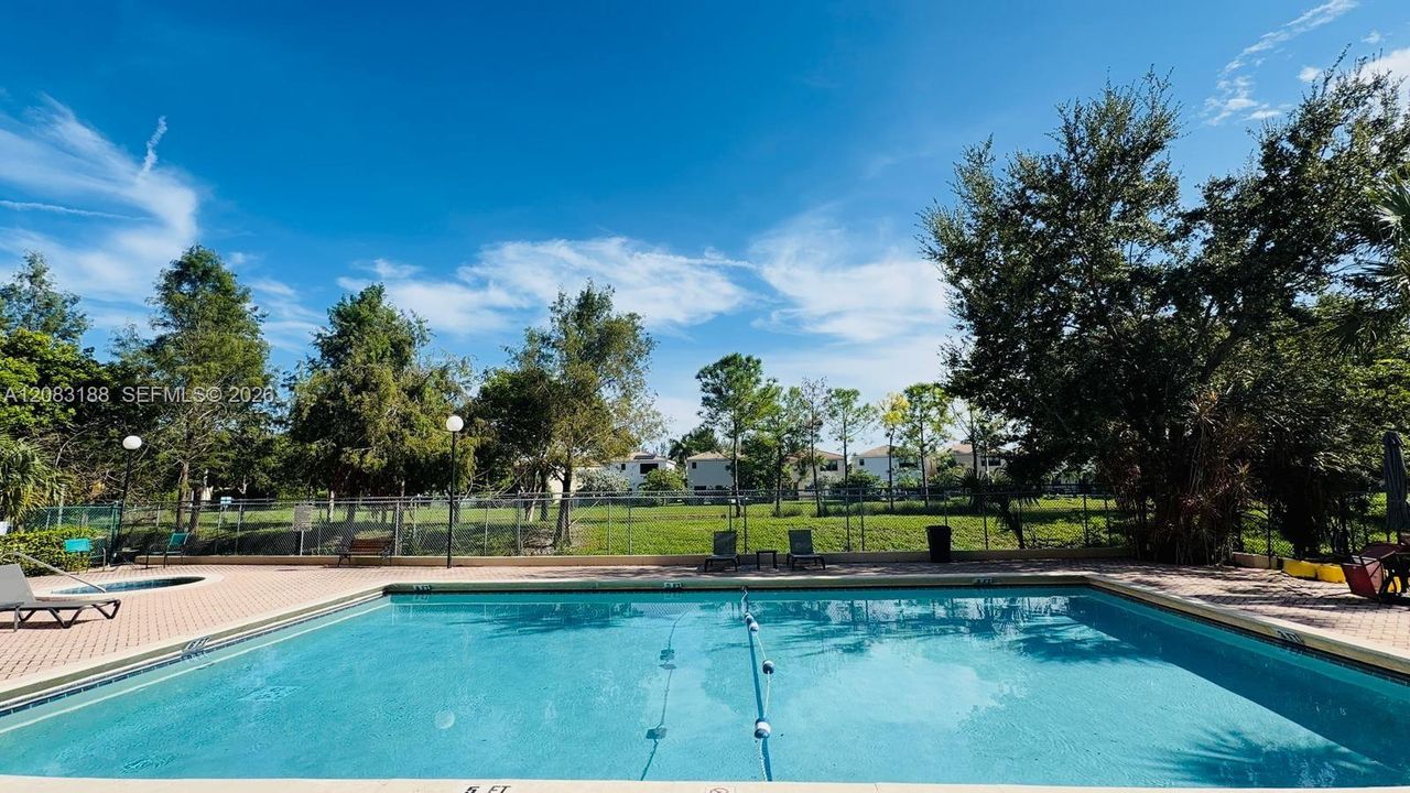For Sale: $260,000 (2 beds, 2 baths, 1220 Square Feet)