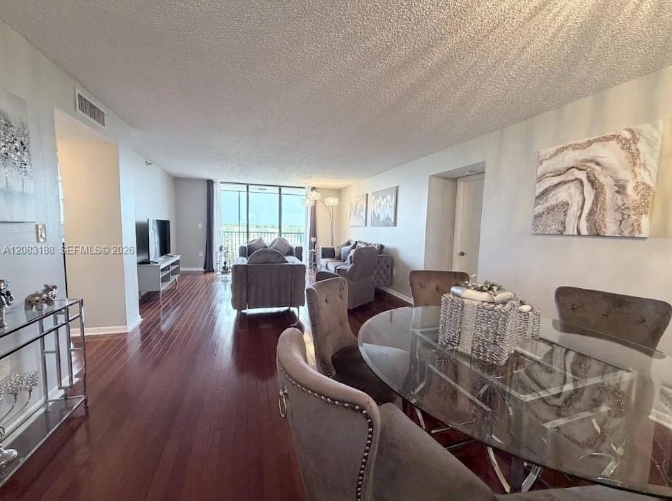 For Sale: $260,000 (2 beds, 2 baths, 1220 Square Feet)