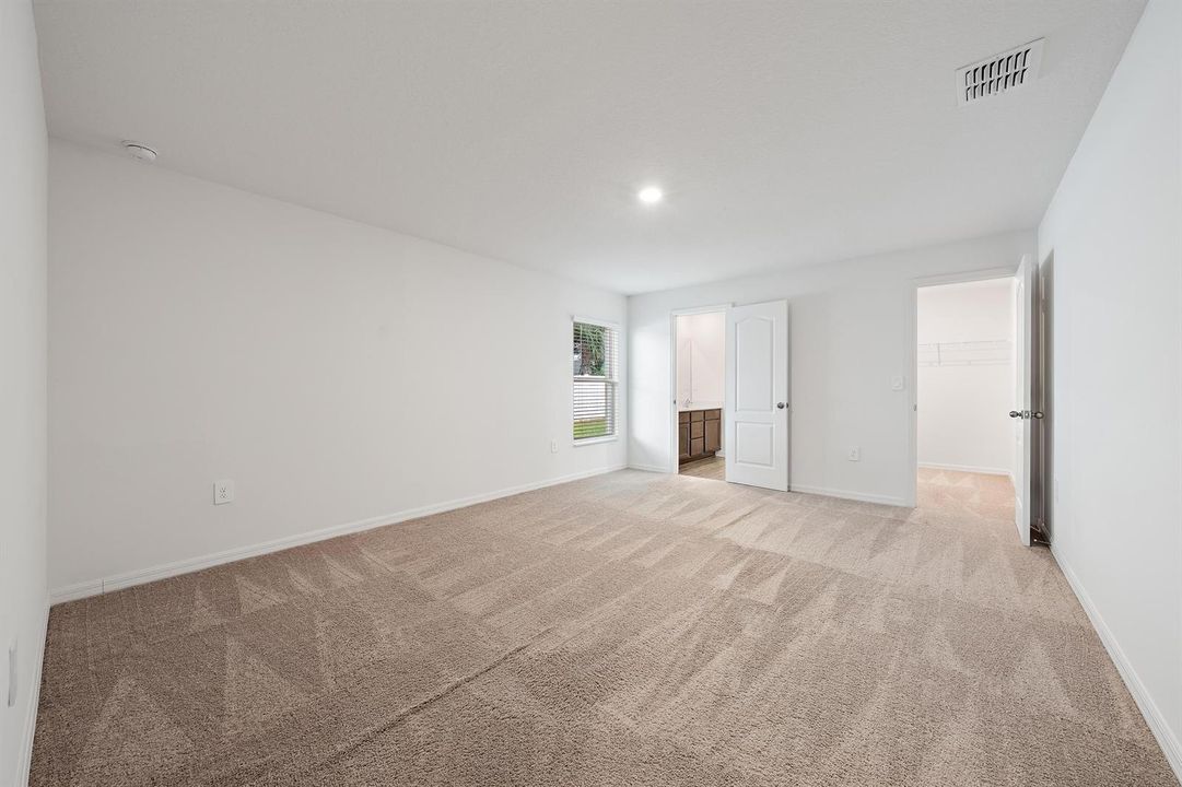 790 NW Kingston St-16