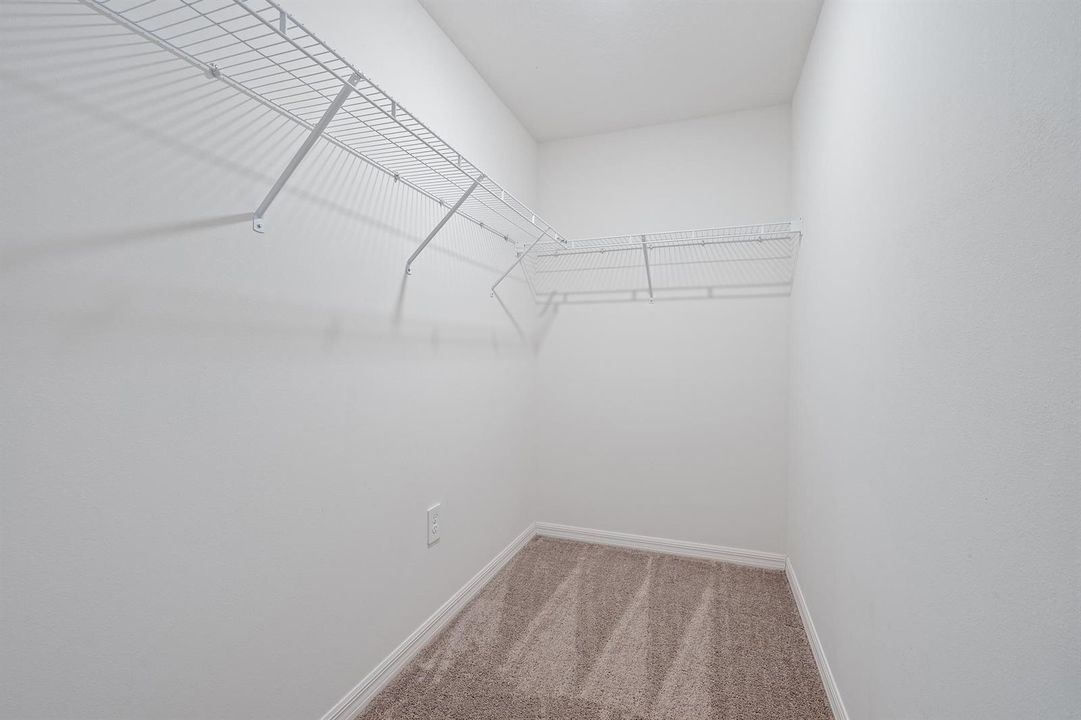 790 NW Kingston St-20
