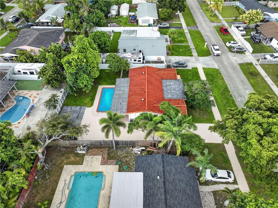 En Venta: $699,000 (5 camas, 3 baños, 1840 Pies cuadrados)