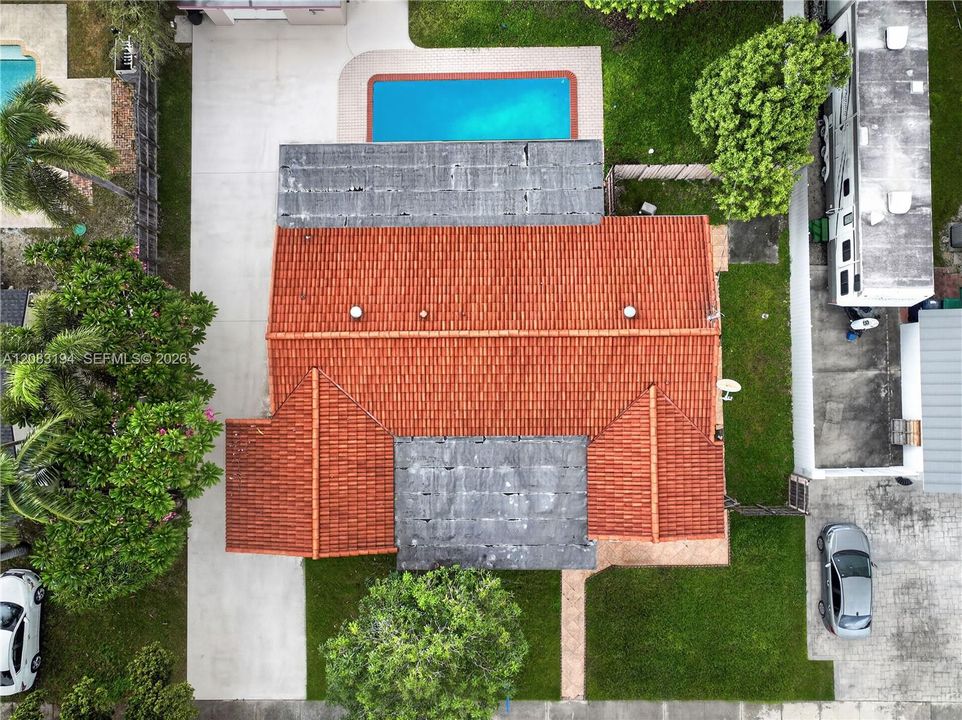 En Venta: $699,000 (5 camas, 3 baños, 1840 Pies cuadrados)