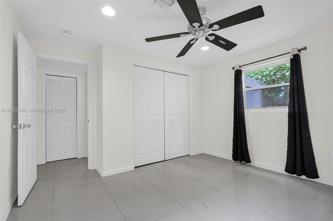 For Rent: $2,150 (1 beds, 1 baths, 800 Square Feet)