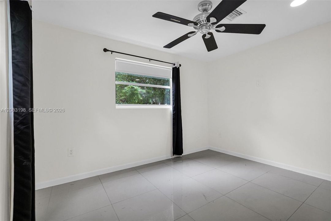 For Rent: $2,150 (1 beds, 1 baths, 800 Square Feet)