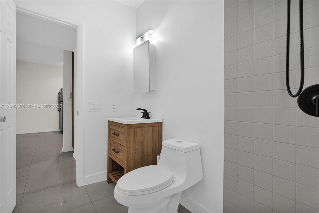 For Rent: $2,150 (1 beds, 1 baths, 800 Square Feet)