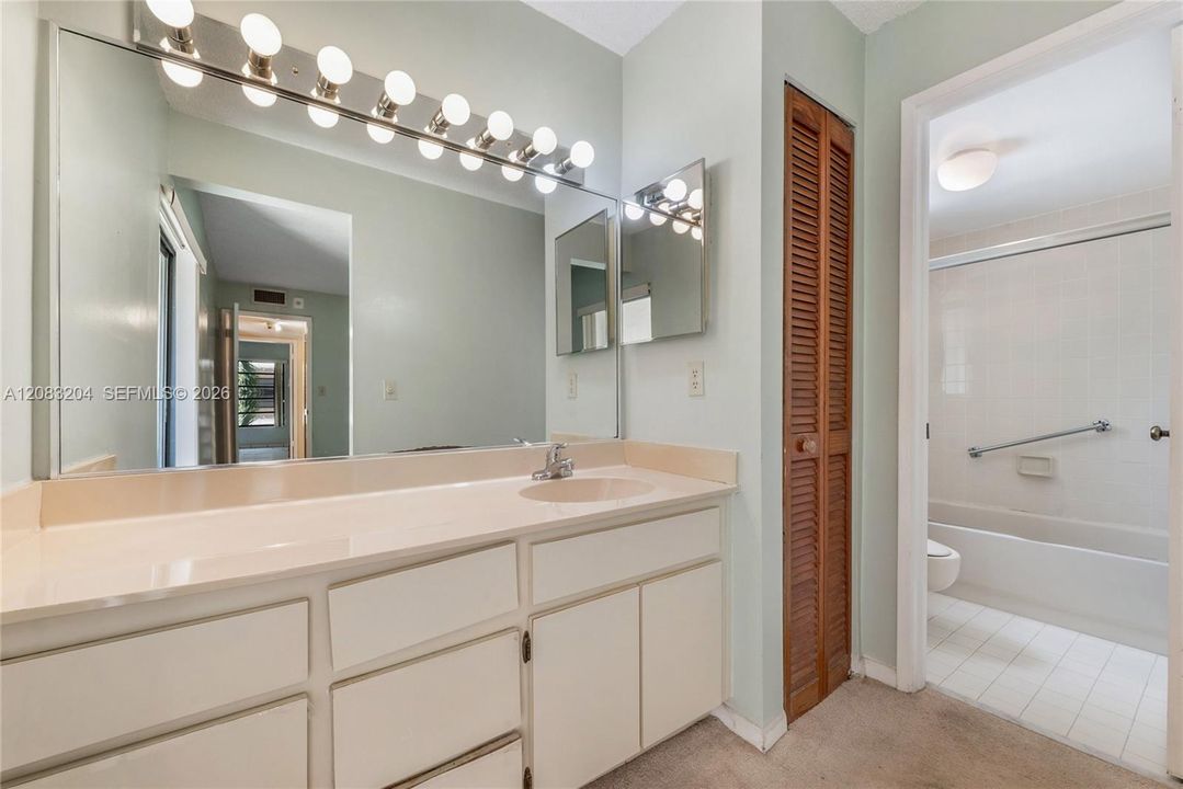For Sale: $289,000 (3 beds, 2 baths, 1150 Square Feet)