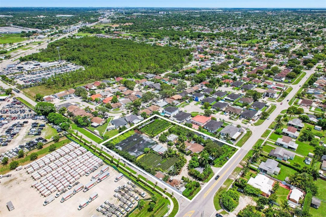 En Venta: $1,590,000 (1.59 acres)