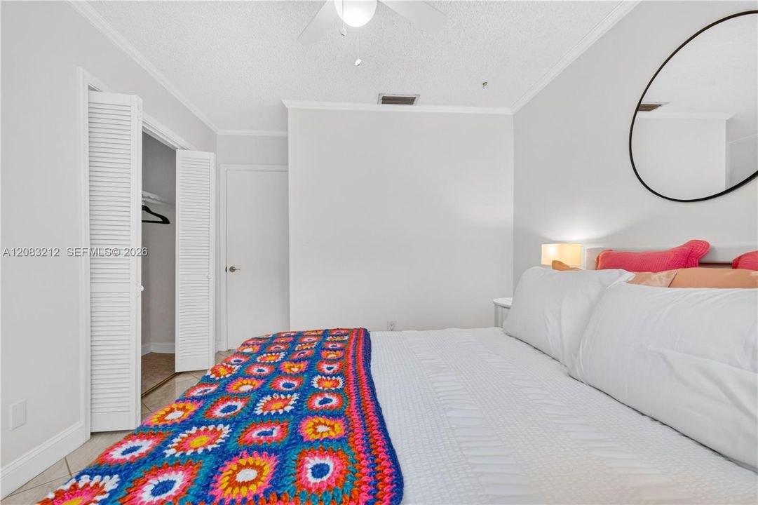 На продажу: $650,000 (4 спален, 3 ванн, 1892 Квадратных фут)