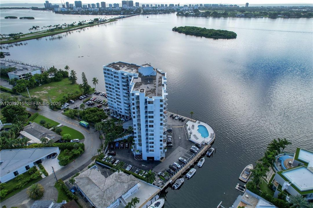 На продажу: $309,000 (1 спален, 1 ванн, 831 Квадратных фут)