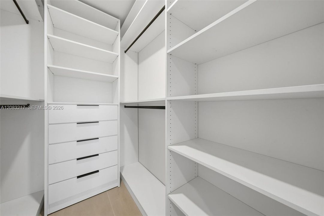 На продажу: $925,000 (4 спален, 3 ванн, 1970 Квадратных фут)