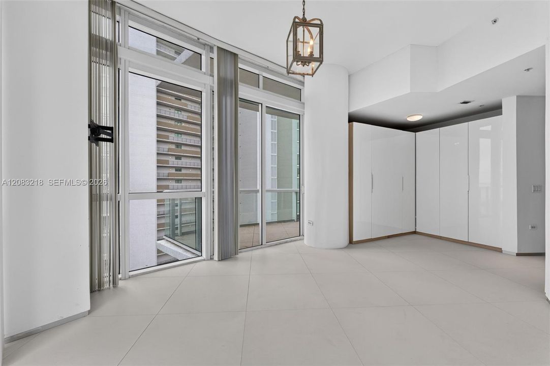 En Venta: $689,000 (2 camas, 2 baños, 1363 Pies cuadrados)