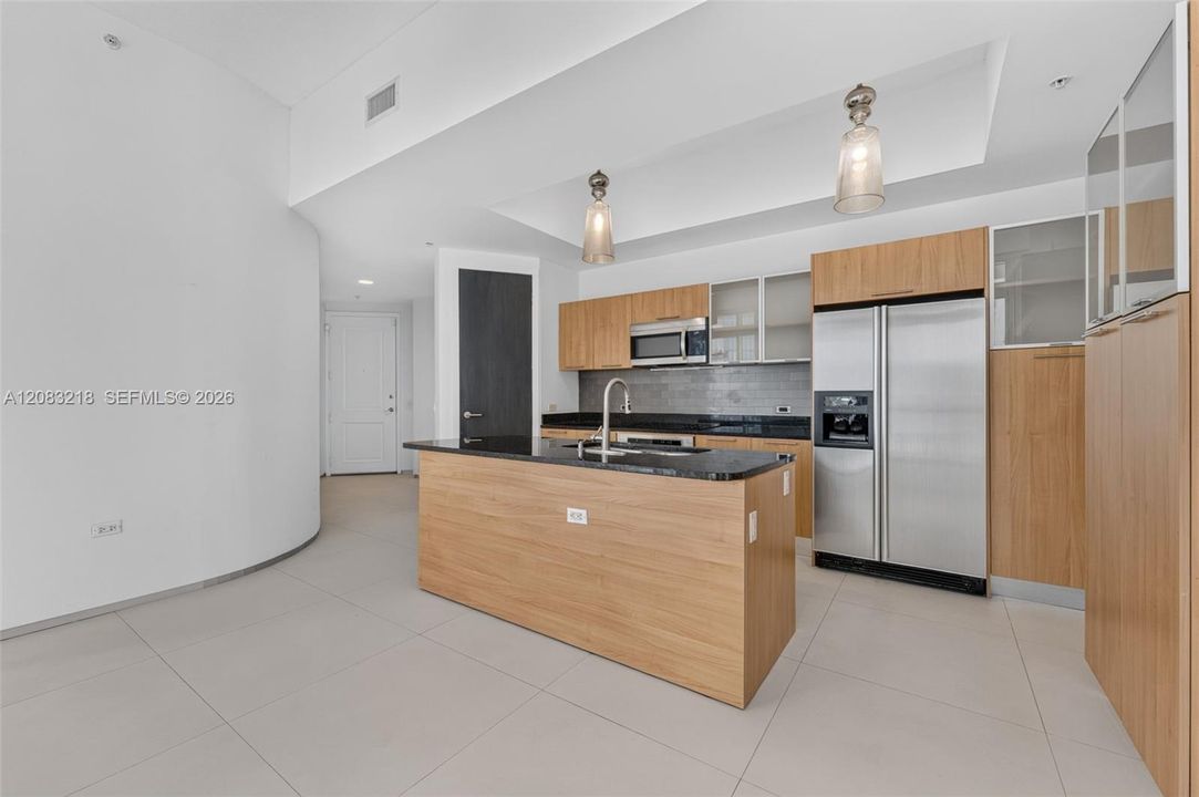 En Venta: $689,000 (2 camas, 2 baños, 1363 Pies cuadrados)